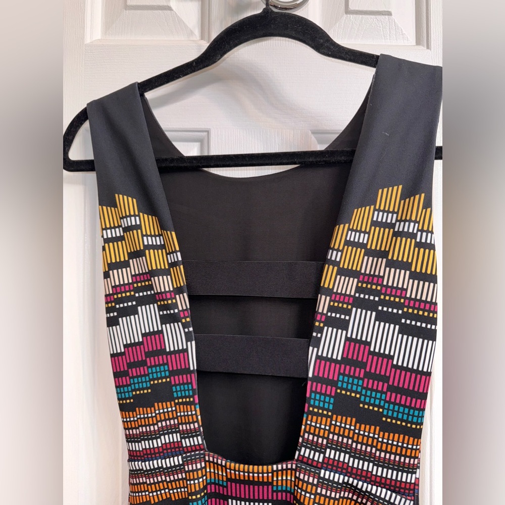 Bebe fitted dress with cut out in back, Size XXS - Picture 6 of 13